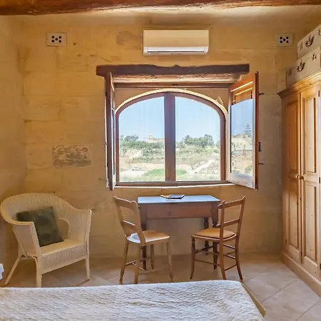 Shades Farmhouse *