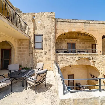 Shades Farmhouse