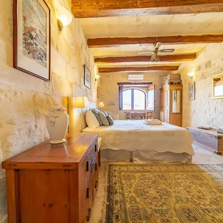 Shades Farmhouse * Santu Pietru
